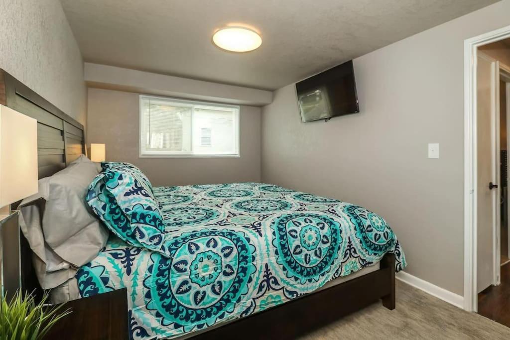 Villa Holly Second Floor 2 King Beds Kansas City Exterior foto